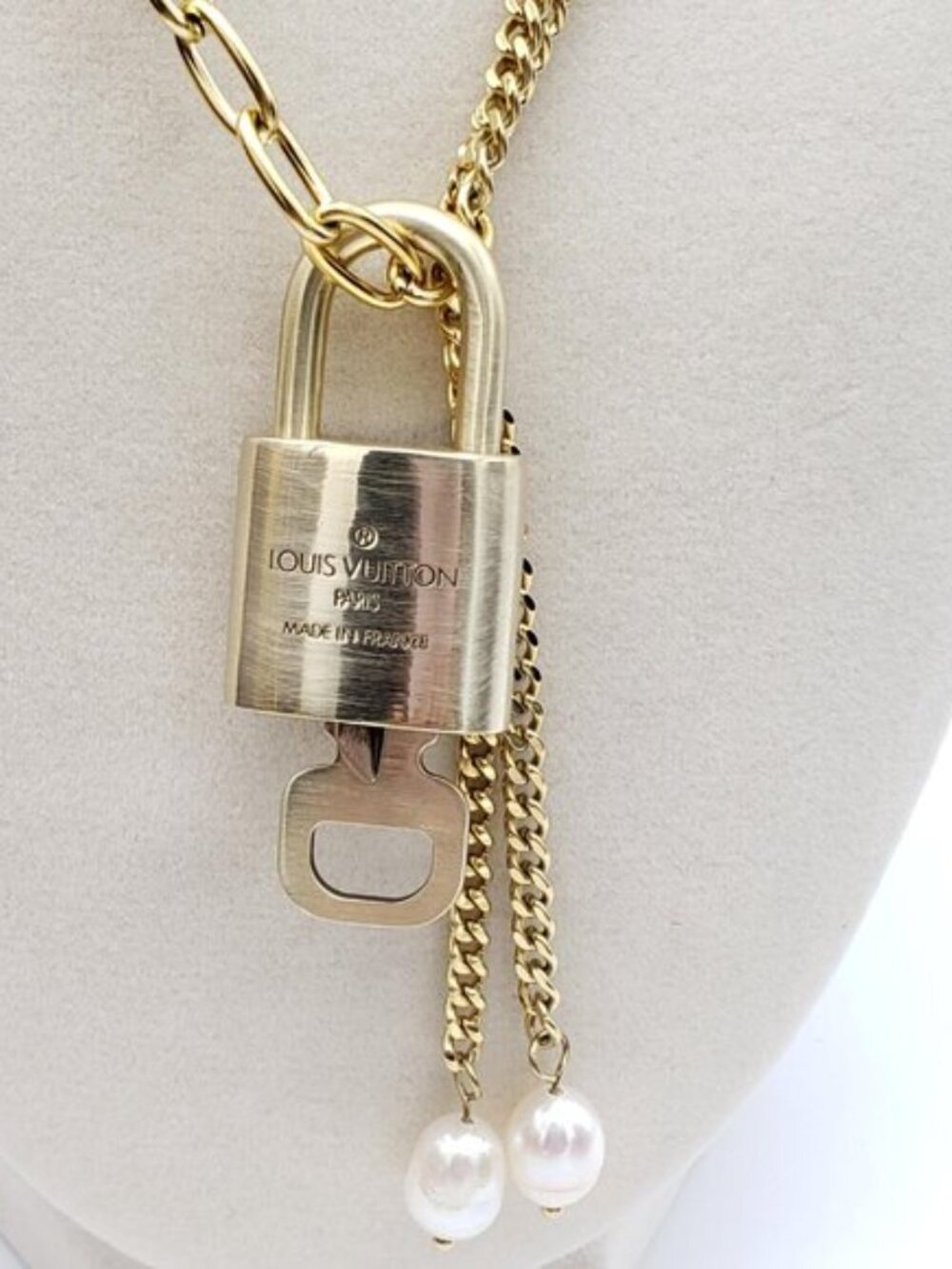 Stainless Steel Gold-Plated Necklace with Authentic Louis Vuitton Padlock - Picture 6 of 15